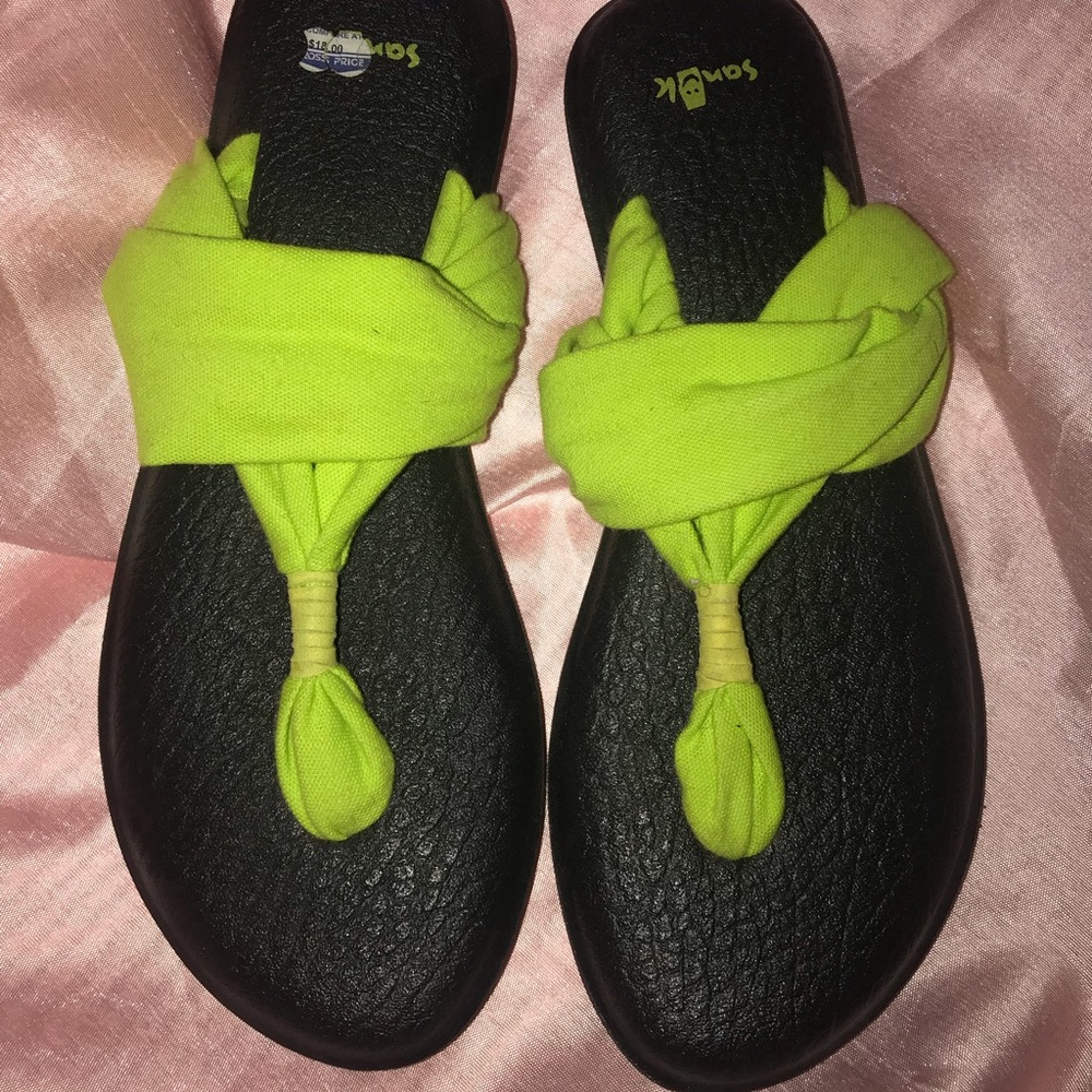 Sanuk lime green yoga sling sandals